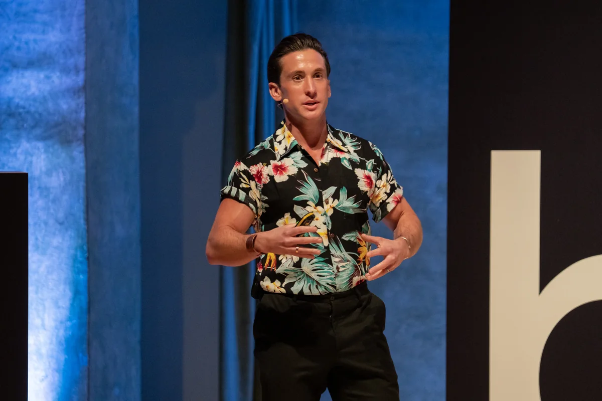 Phil Hugo en el escenario de BeLevels, Health Congress 2026
